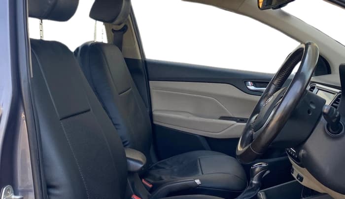 2017 Hyundai Verna 1.6 VTVT SX (O) AT, Petrol, Automatic, 1,07,501 km, Right Side Front Door Cabin