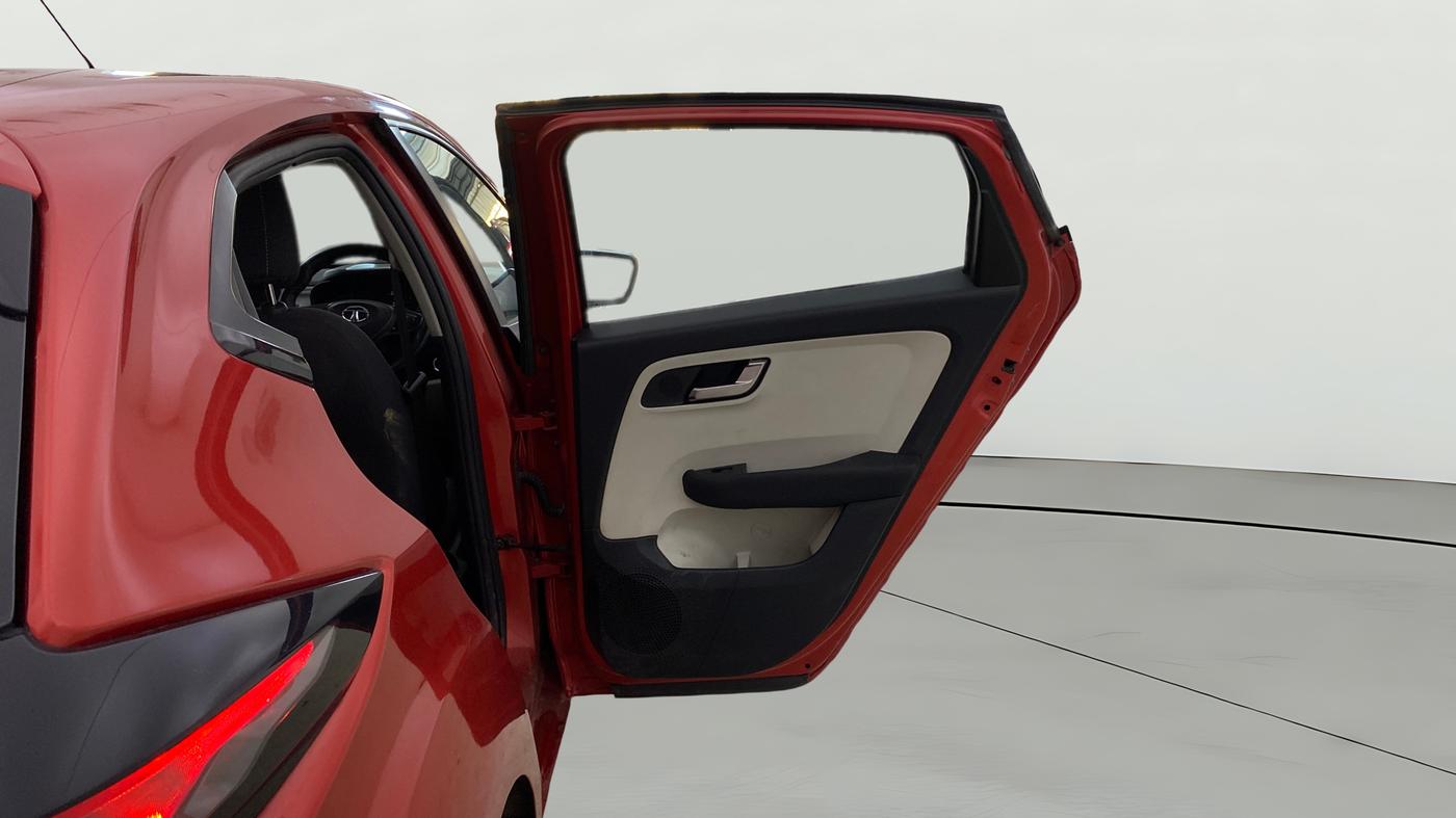 2021 Tata ALTROZ XZ PETROL, Petrol, Manual, 37,218 km, RHS Rear Door