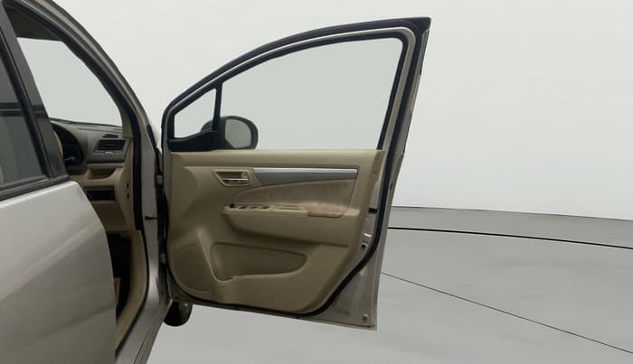 2014 Maruti Ertiga ZXI, Petrol, Manual, 78,573 km, RHS Front Door