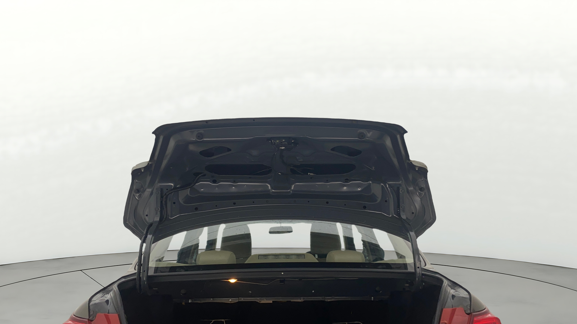 camera-Boot-Door-Open