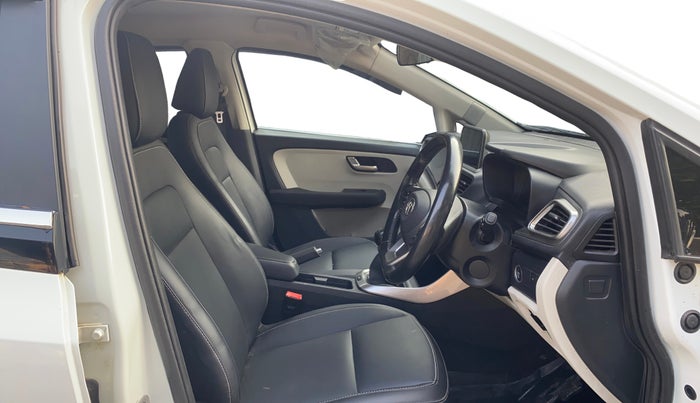 2022 Tata ALTROZ XZ PLUS PETROL, Petrol, Manual, 48,172 km, Right Side Front Door Cabin