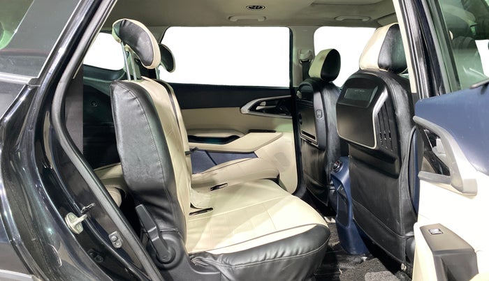 2022 KIA CARENS LUXURY PLUS 1.4 PETROL 7 STR, Petrol, Manual, 43,820 km, Right Side Rear Door Cabin