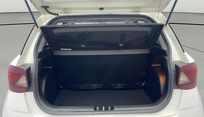 2019 Hyundai VENUE SX 1.0 TURBO, Petrol, Manual, 1,25,196 km, Boot Open Zoomed View