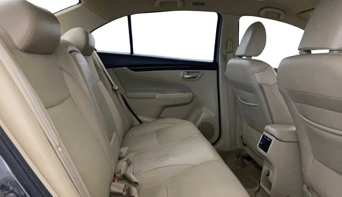 2017 Maruti Ciaz ZETA 1.4  MT PETROL, Petrol, Manual, 94,660 km, Right Side Rear Door Cabin