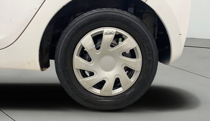 2015 Hyundai Eon ERA +, CNG, Manual, 1,23,572 km, Left Rear Wheel