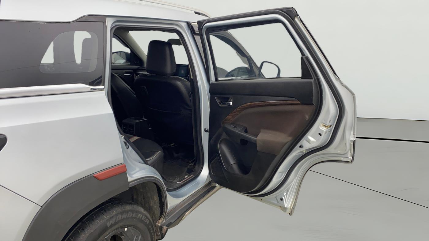2023 Maruti BREZZA ZXI S-CNG, CNG, Manual, 1,29,749 km, RHS Rear Door