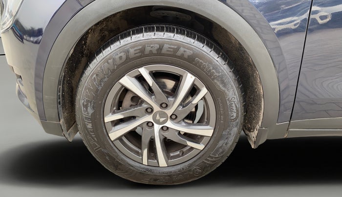 2022 Mahindra XUV700 AX 5 P MT 5 STR, Petrol, Manual, 69,318 km, Left Front Wheel