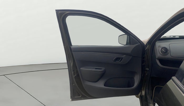 2016 Renault Kwid RXT 1.0, Petrol, Manual, 77,830 km, LHS Front Door