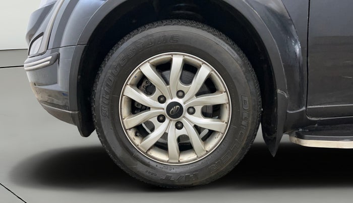 2019 Mahindra XUV500 W7 AT, Diesel, Automatic, 61,362 km, Left Front Wheel