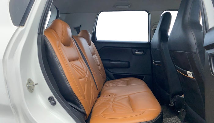 2019 Maruti New Wagon-R ZXI 1.2, CNG, Manual, 74,843 km, Right Side Rear Door Cabin