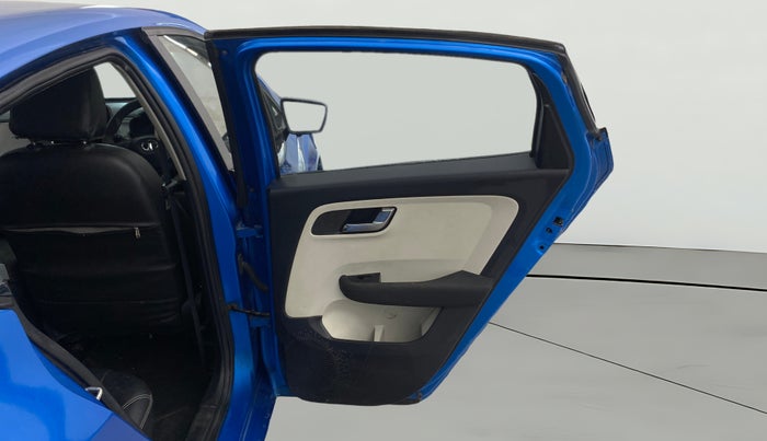 2022 Tata ALTROZ XZ PETROL, Petrol, Manual, 42,232 km, RHS Rear Door