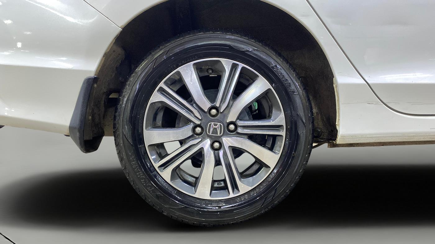 2022 Honda City 1.5L I-VTEC V MT 4TH GEN, Petrol, Manual, 28,625 km, Right Rear Wheel