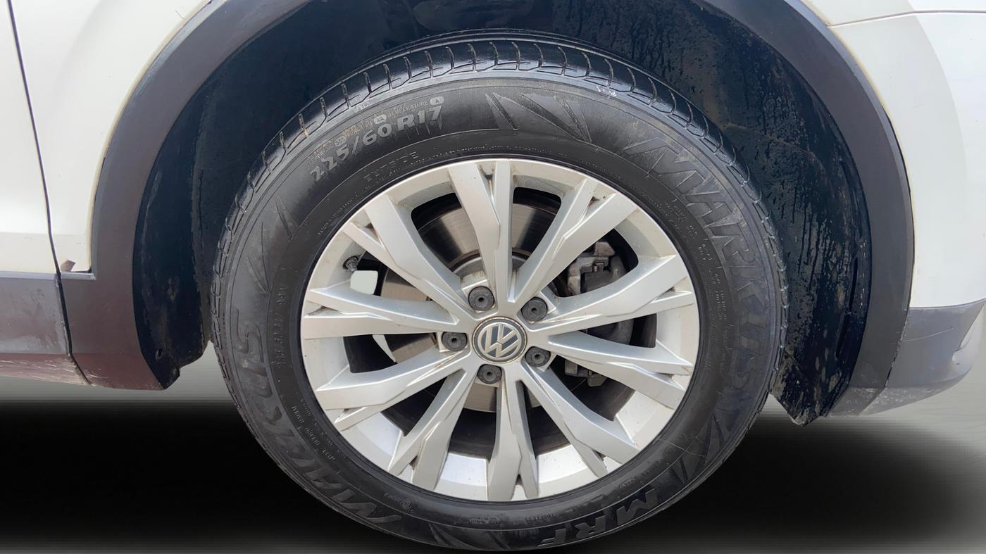 2019 Volkswagen TIGUAN COMFORTLINE TDI AT, Diesel, Automatic, 1,11,225 km, Right Front Wheel