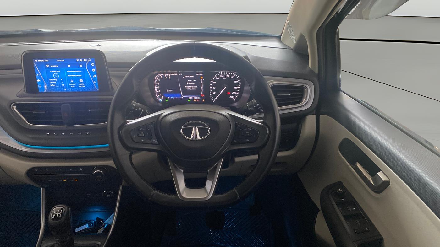 2023 Tata ALTROZ XZ + SUNROOF, Petrol, Manual, 19,562 km, Steering Wheel Close Up