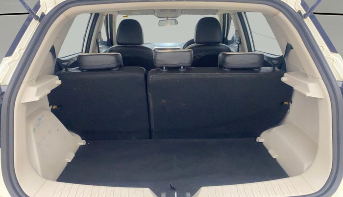 2021 Mahindra XUV300 W8 1.2 PETROL, Petrol, Manual, 80,378 km, Boot Open Zoomed View