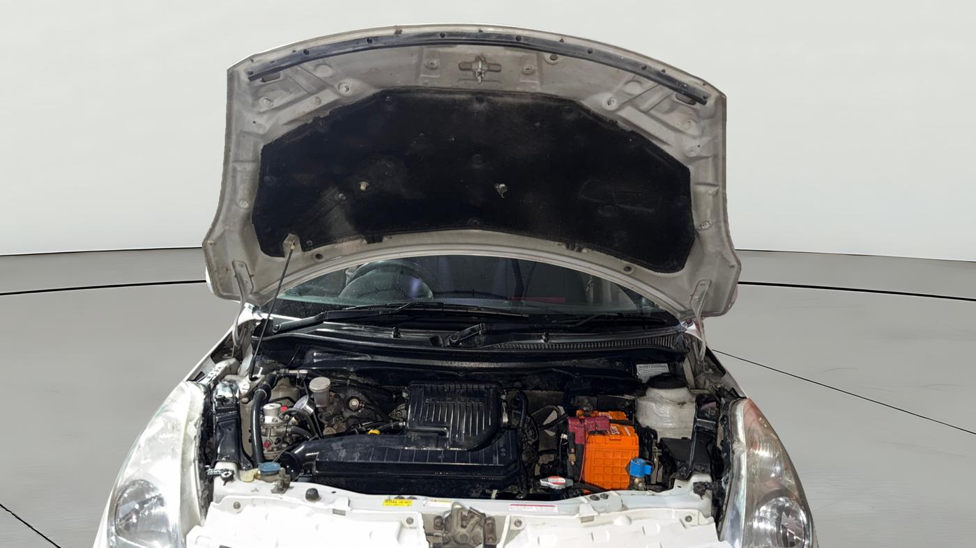 2015 Maruti Swift Dzire LXI (O), CNG, Manual, 72,280 km, Open Bonet