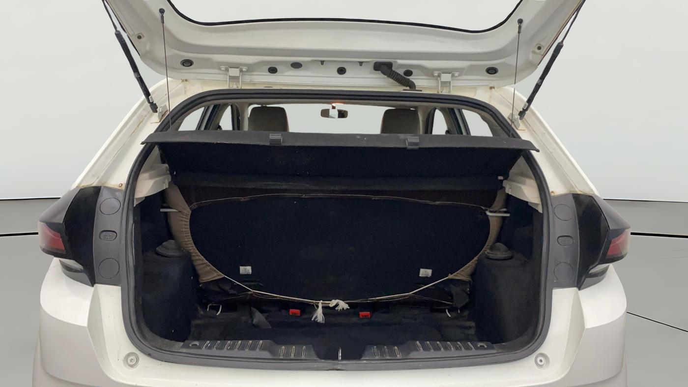 2021 Tata ALTROZ XM PLUS PETROL, Petrol, Manual, 31,982 km, Boot Open Zoomed View