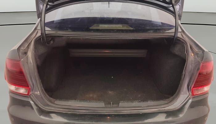 2015 Volkswagen Vento HIGHLINE 1.5 AT, Diesel, Automatic, 1,43,813 km, Boot Open Zoomed View