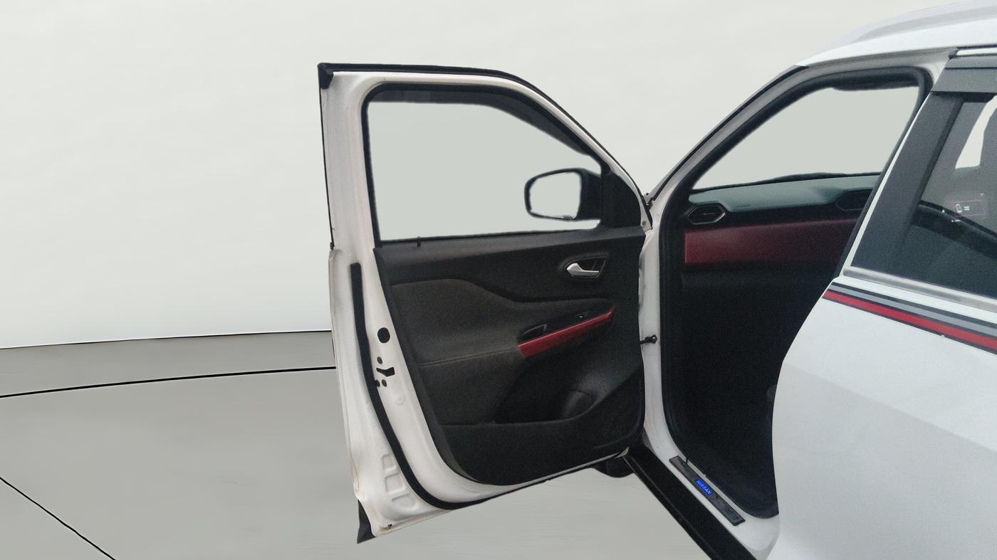 2022 Nissan MAGNITE XV RED EDITION, Petrol, Manual, 1,10,701 km, LHS Front Door