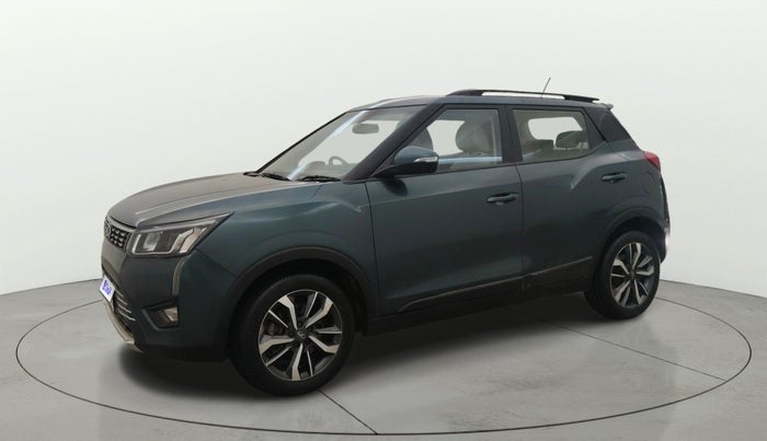 2021 Mahindra XUV300 W8 (O) 1.5 DIESEL, Diesel, Manual, 1,12,292 km, Left Front Diagonal