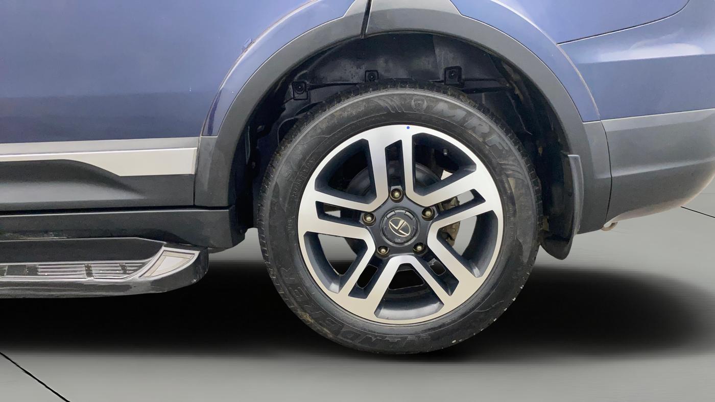 2018 Tata Hexa XT 4X2 7 STR, Diesel, Manual, 18,221 km, Left Rear Wheel