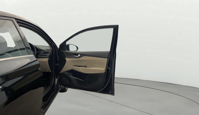 2021 Hyundai Verna SX (O)1.5 VTVT, Petrol, Manual, 73,833 km, RHS Front Door