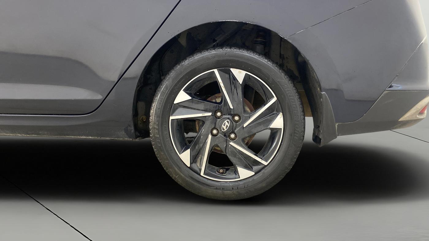 2022 Hyundai Verna SX (O) 1.5 VTVT IVT, Petrol, Automatic, 43,765 km, Left Rear Wheel