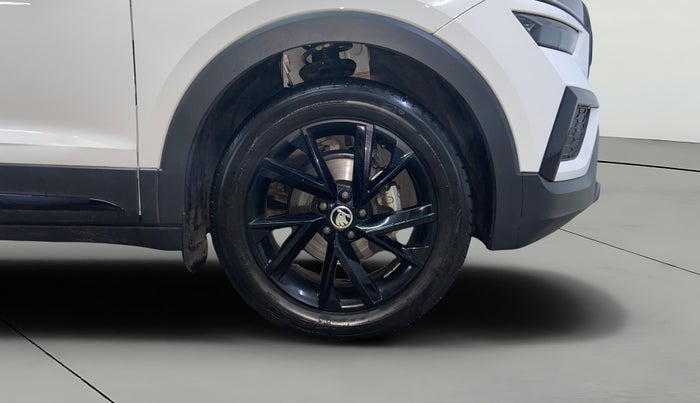 2025 Skoda KUSHAQ Sportline 1.0L TSI AT, Petrol, Automatic, 6,830 km, Right Front Wheel