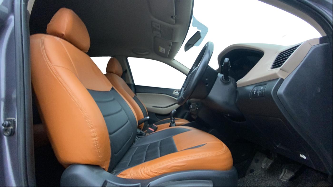 2016 Hyundai Elite i20 ASTA 1.2 (O), Petrol, Manual, 63,431 km, Right Side Front Door Cabin