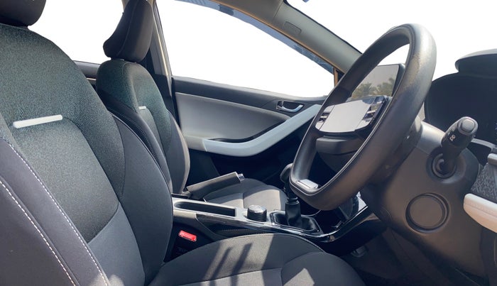 2024 Tata NEXON CREATIVE + SUNROOF 1.2 PETROL, Petrol, Manual, 38,659 km, Right Side Front Door Cabin