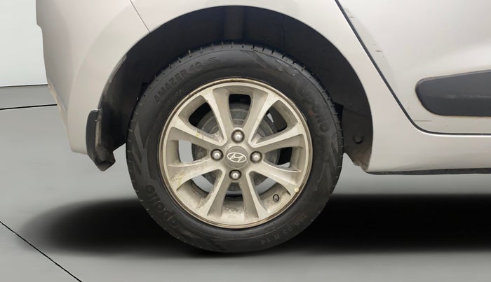 2015 Hyundai Grand i10 ASTA (O) 1.2 KAPPA VTVT, Petrol, Manual, 1,25,546 km, Right Rear Wheel
