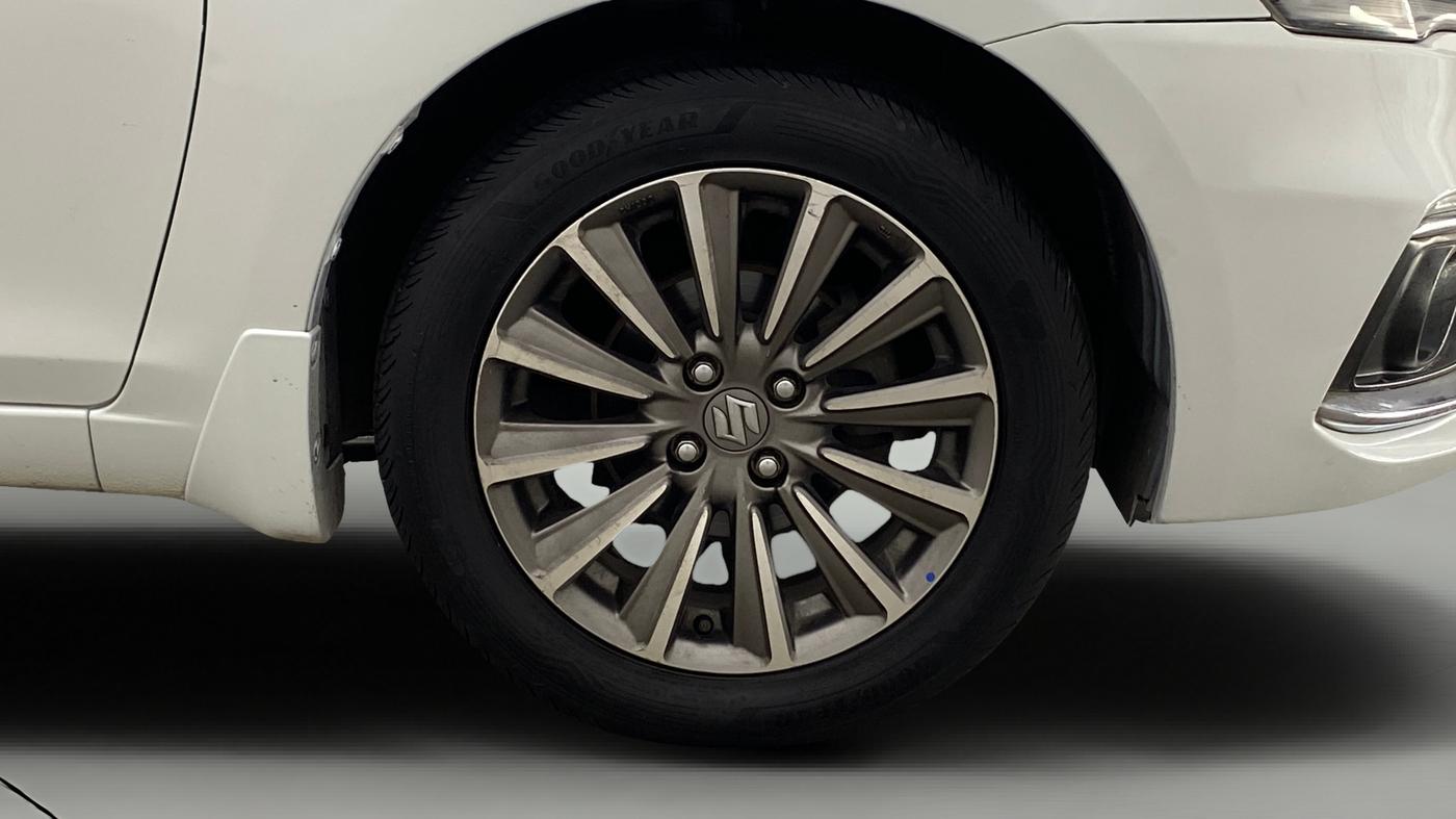 2020 Maruti Ciaz ALPHA  AT 1.5 SHVS PETROL, Petrol, Automatic, 1,09,980 km, Right Front Wheel