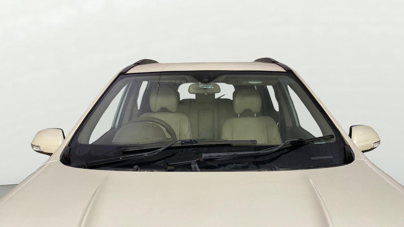 2015 Mahindra XUV500 W6, Diesel, Manual, 1,22,229 km, Front Windshield