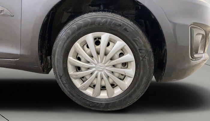 2015 Maruti Swift LXI (O), Petrol, Manual, 69,788 km, Right Front Wheel