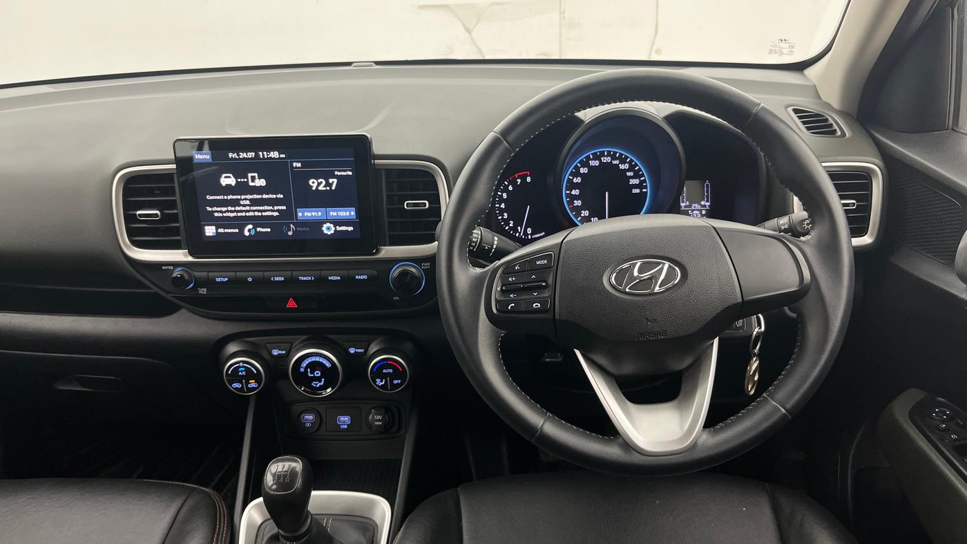 2021 Hyundai VENUE S+ 1.2, Petrol, Manual, 43,707 km, Steering Wheel Close Up
