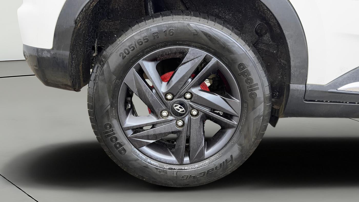 2021 Hyundai VENUE S+ 1.2, Petrol, Manual, 48,136 km, Right Rear Wheel