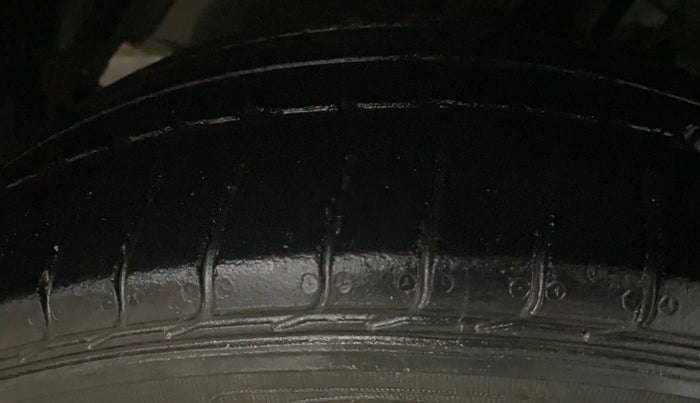2021 Maruti Ciaz ZETA 1.5 SHVS MT PETROL, Petrol, Manual, 86,726 km, Left Front Tyre Tread
