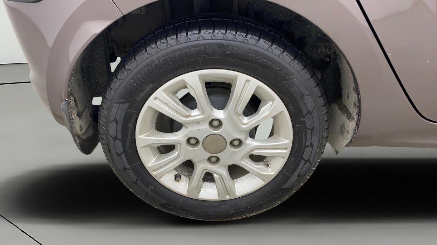 2017 Tata Tiago XZ PETROL, Petrol, Manual, 36,699 km, Right Rear Wheel