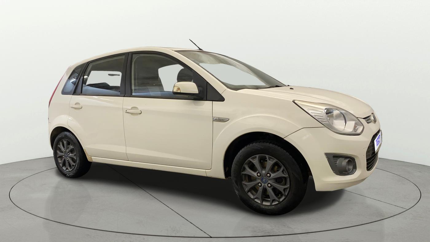 2015 Ford Figo TITANIUM 1.2 PETROL, CNG, Manual, 52,934 km, Right Front Diagonal