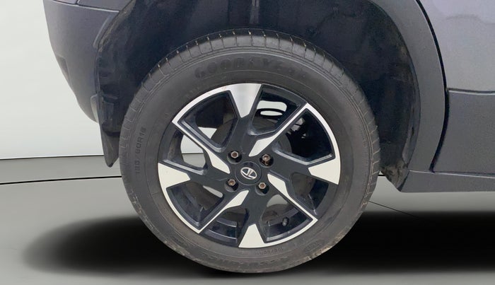 2022 Tata PUNCH ACCOMPLISHED AMT, Petrol, Automatic, 21,907 km, Right Rear Wheel