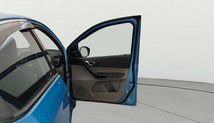 2016 Tata Tiago XZ PETROL, Petrol, Manual, 36,254 km, RHS Front Door