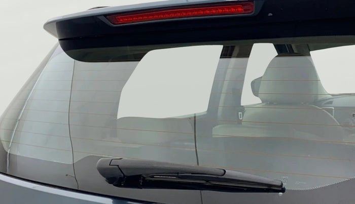 2021 Mahindra XUV300 W8 (O) 1.2 PETROL AMT, CNG, Automatic, 39,619 km, Rear Wiper
