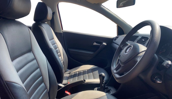 2016 Volkswagen Polo COMFORTLINE 1.2L, Petrol, Manual, 36,599 km, Right Side Front Door Cabin