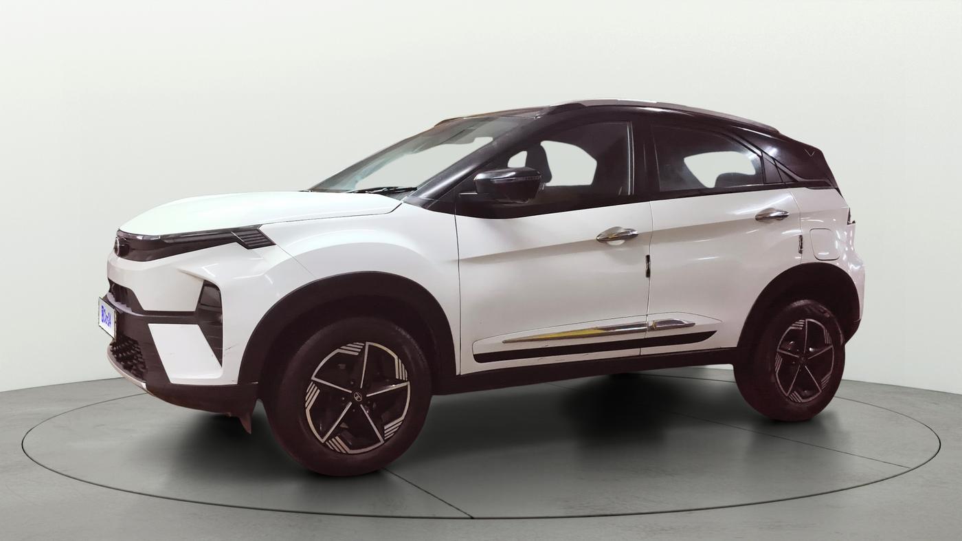 2024 Tata NEXON FEARLESS + SUNROOF DUAL TONE 1.5 DIESEL, Diesel, Manual, 79,275 km, Left Front Diagonal