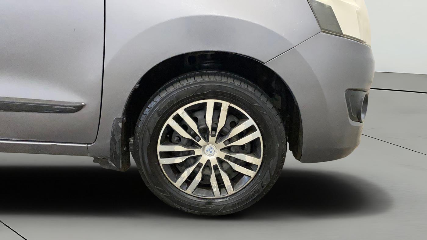 2015 Maruti Wagon R 1.0 VXI, Petrol, Manual, 1,15,070 km, Right Front Wheel
