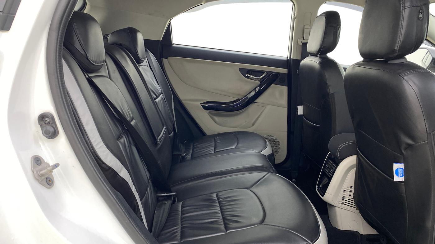 2023 Tata NEXON XZA PLUS SUNROOF PETROL, Petrol, Automatic, 24,391 km, Right Side Rear Door Cabin