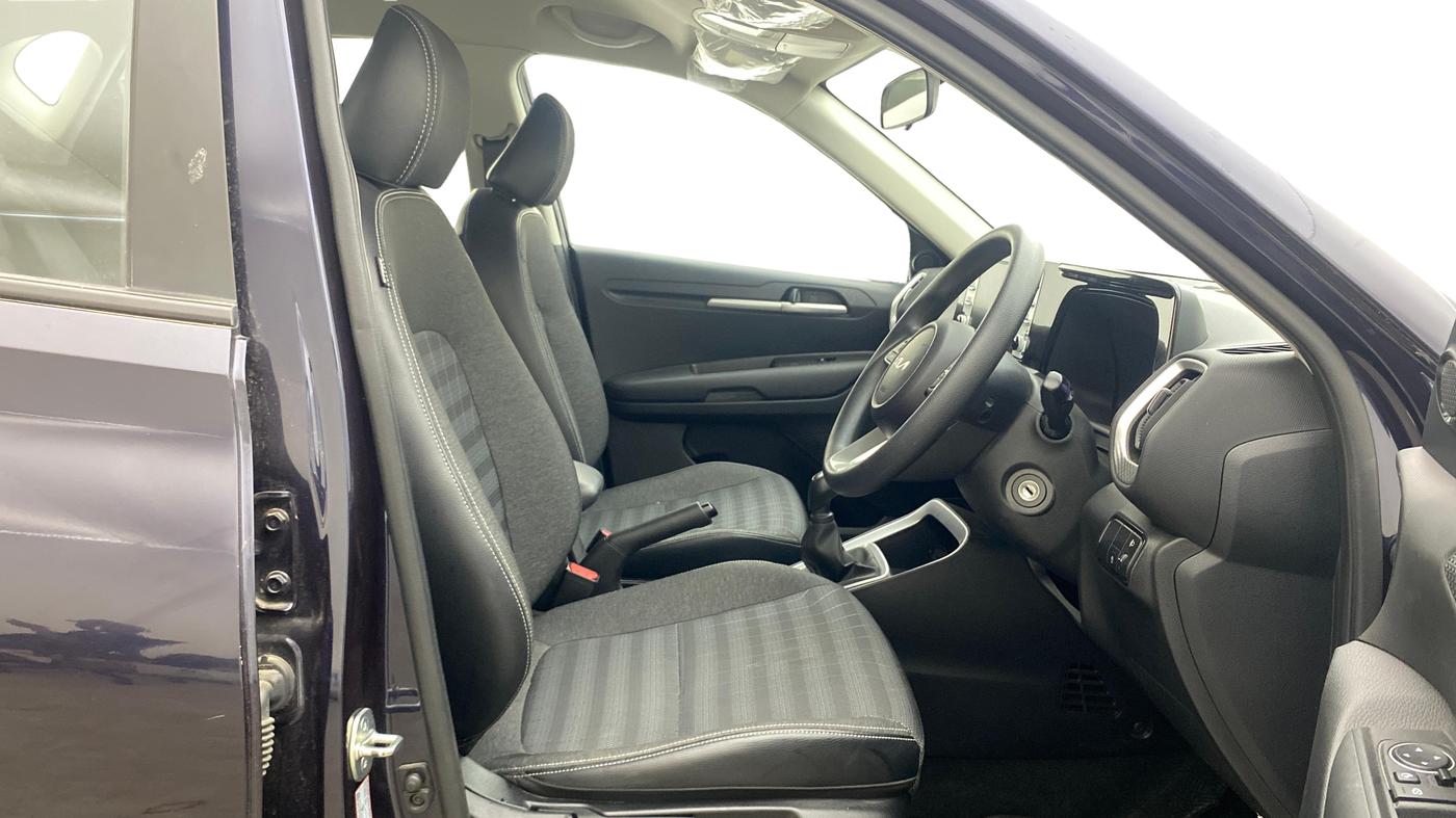2023 KIA SONET HTK PLUS 1.2 PETROL MT, Petrol, Manual, 23,590 km, Right Side Front Door Cabin