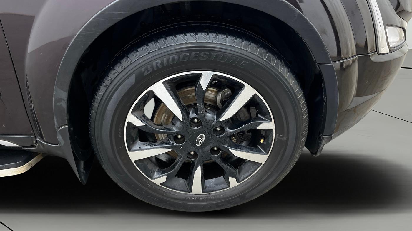 2019 Mahindra XUV500 W11, Diesel, Manual, 58,142 km, Right Front Wheel