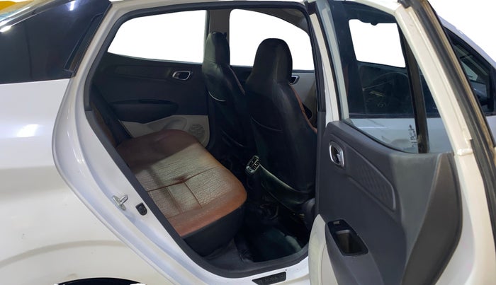 2021 Hyundai AURA SX PLUS 1.2 AMT, Petrol, Automatic, 1,01,354 km, Right Side Rear Door Cabin