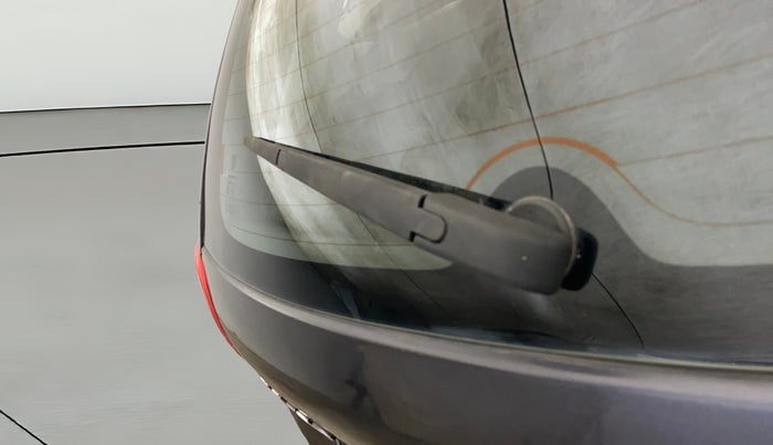 2017 Maruti Baleno DELTA PETROL 1.2, CNG, Manual, 1,02,072 km, Rear Wiper